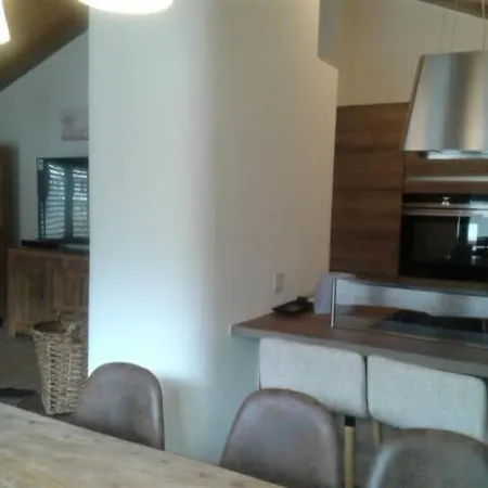 Blomatu Ii Floor * 萨斯费