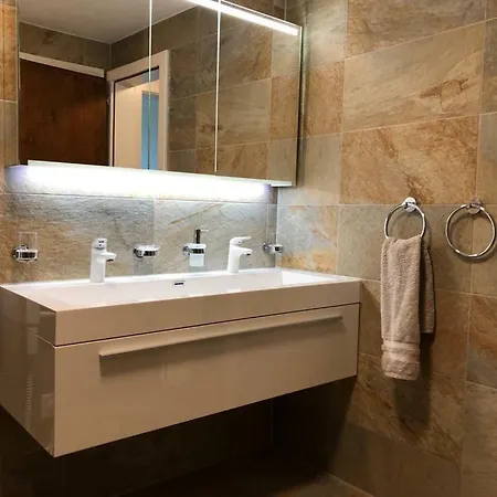 Blomatu Ii Floor * 萨斯费